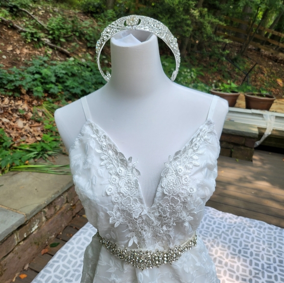 Beautiful Bridal gown. Plus size 3 X - Picture 6 of 16